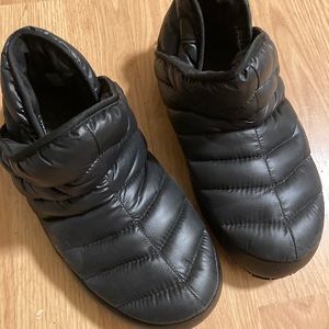 North face puffy slippers/ shoes